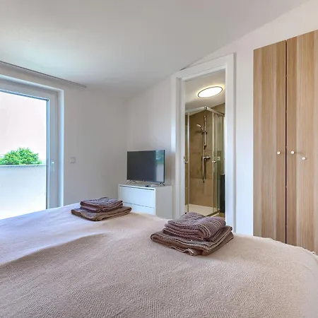 Penthouse No-1 By Interhome *