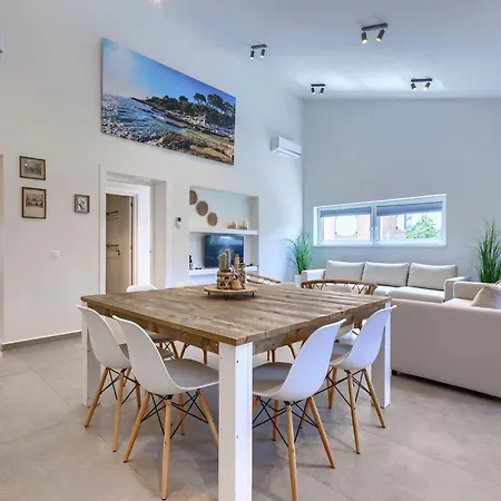 Penthouse No-1 By Interhome *