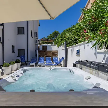 Nyaraló Penthouse No-1 By Interhome