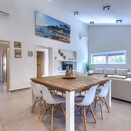 Penthouse No-1 By Interhome Nyaraló *