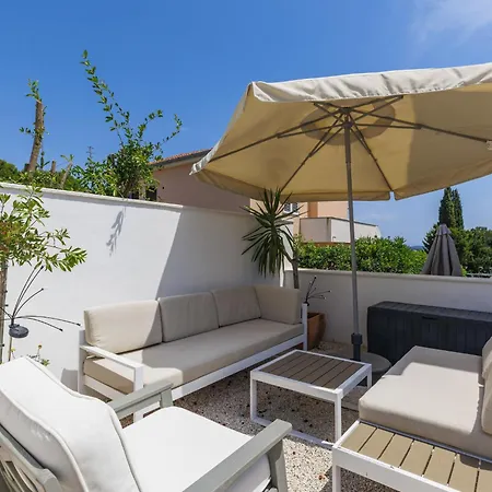 Penthouse No-1 By Interhome Nyaraló *